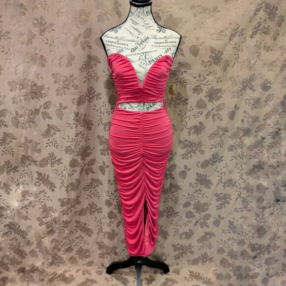 Windsor Dresses & Skirts - Windsor Fuchsia Ruched Strapless Formal Dress, Size S, New With Tags!